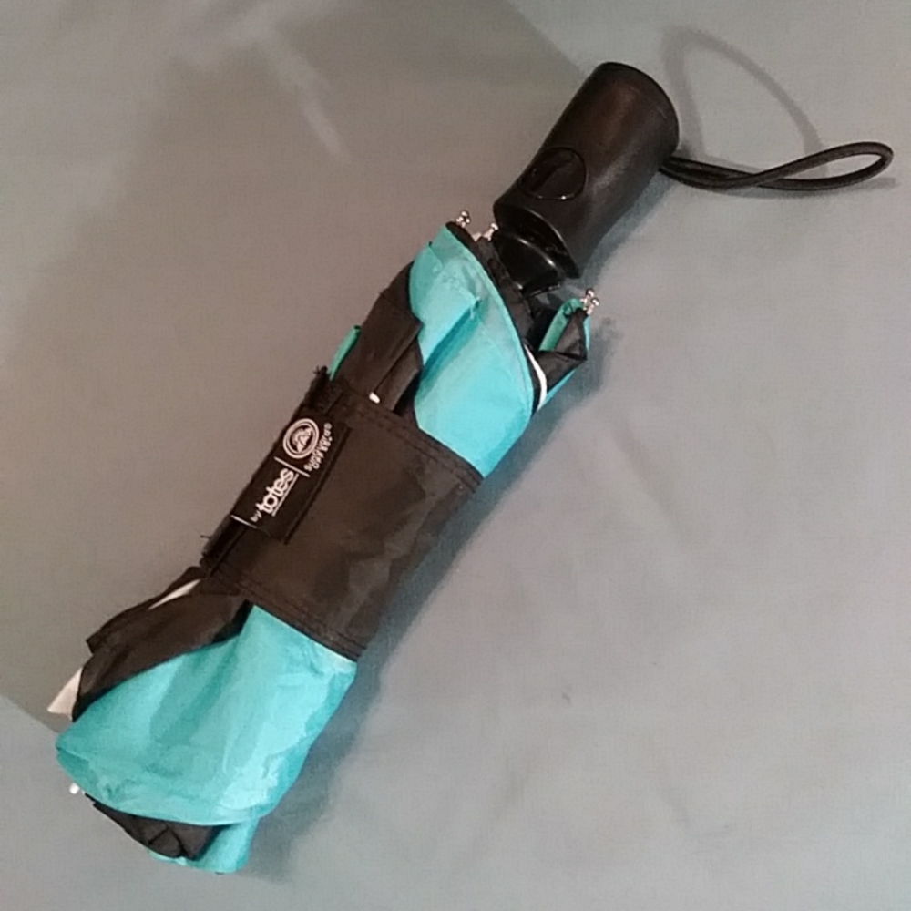 Totes blue black umbrella